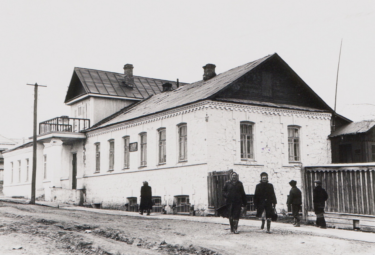 Николаевск на амуре население. Николаевск на Амуре 19 век. Старый аэропорт Николаевск на Амуре. Николаевск на Амуре 1856. Николаевск на Амуре 1906 год.